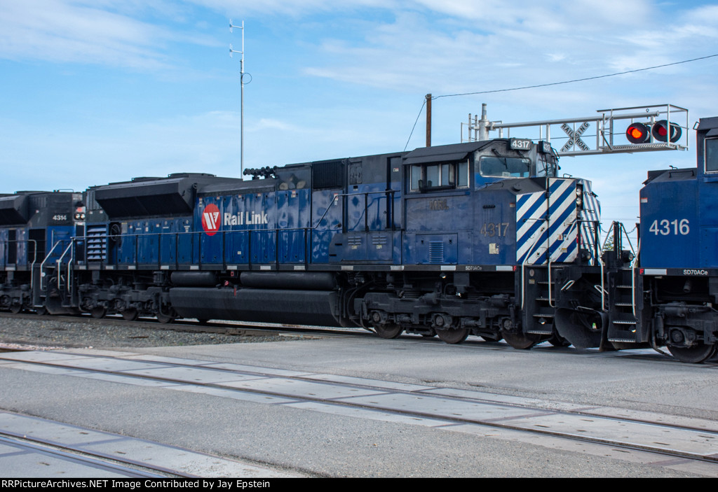 MRL 4317 is second out on a helper set leaving Helena 